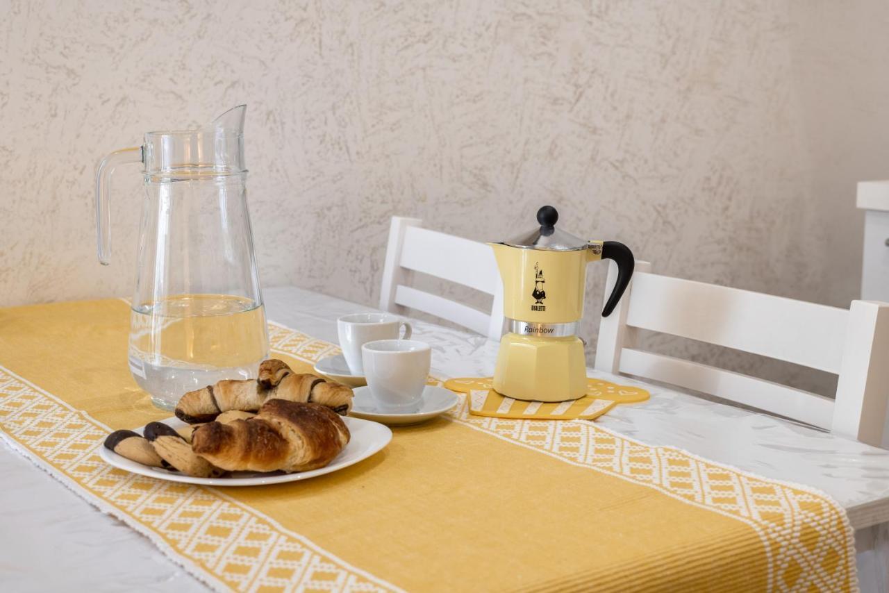 Yhellow Home Comfy Apartment Bari Exteriér fotografie